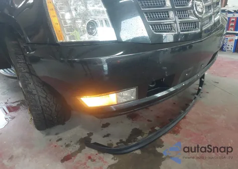 2010 Cadillac Escalade Premium из США, поврежденный, VIN 1GYUKCEF2AR242516